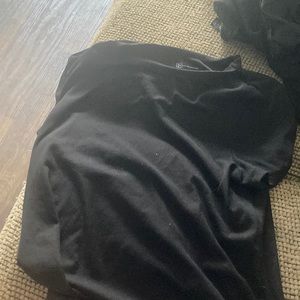 All black short sleeve right fitted shirt